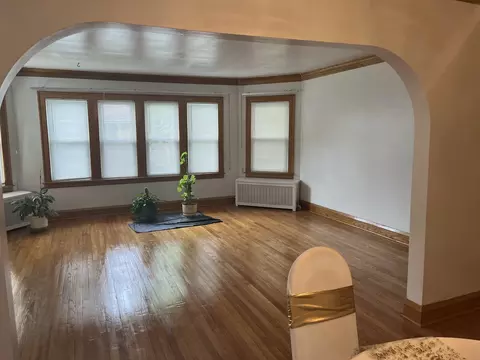 Living - 4946 W Walton St, Chicago, IL 60651 photo 1 of 2
