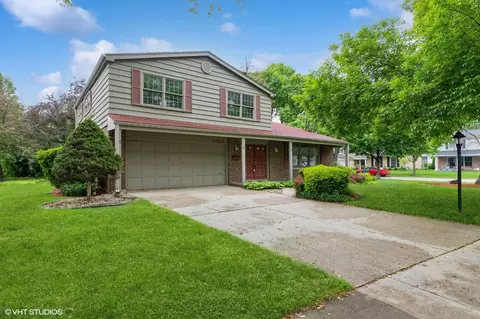 1307 W Cedar Ln, Arlington Heights, IL 60005
