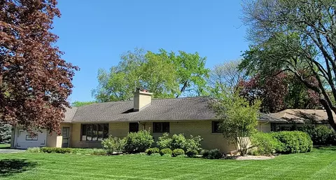 26 E Stonegate Dr, Prospect Heights, IL 60070