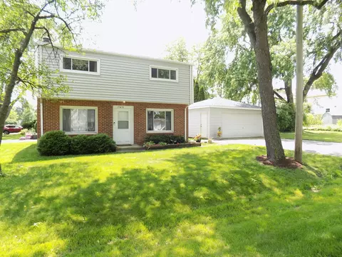 27 W151 Childs St, Winfield, IL 60190