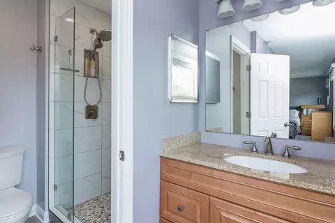 Bath - 1115 Monroe Dr, Bartlett, IL 60103 photo 2 of 3