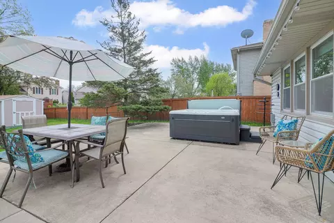 Exterior - 1115 Monroe Dr, Bartlett, IL 60103 photo 2 of 4