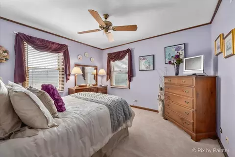 Bedroom - 1405 Michelline Ct, Hoffman Estates, IL 60192 photo 1 of 8