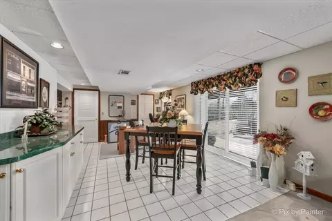 Dining - 1405 Michelline Ct, Hoffman Estates, IL 60192 photo 5 of 5