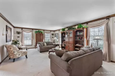 Living - 1405 Michelline Ct, Hoffman Estates, IL 60192 photo 2 of 6