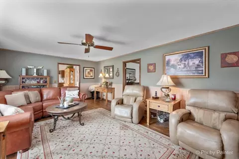 Living - 1405 Michelline Ct, Hoffman Estates, IL 60192 photo 4 of 6