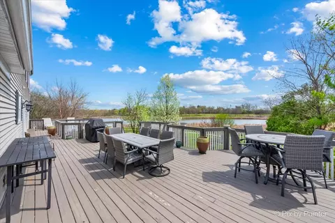 Exterior - 1405 Michelline Ct, Hoffman Estates, IL 60192 photo 12 of 14