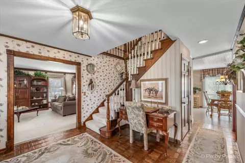 Entry Way - 1405 Michelline Ct, Hoffman Estates, IL 60192 photo 2 of 3