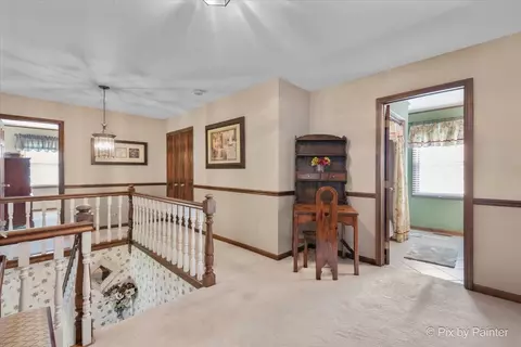 Entry Way - 1405 Michelline Ct, Hoffman Estates, IL 60192 photo 3 of 3