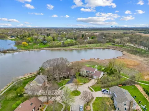 View/Area - 1405 Michelline Ct, Hoffman Estates, IL 60192 photo 2 of 12
