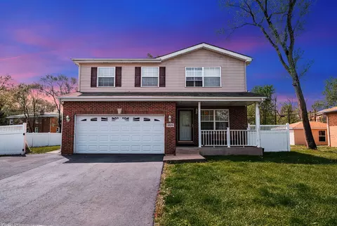 3825 W 137th St, Robbins, IL 60472