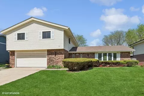 834 Pinehurst Ln, Schaumburg, IL 60193