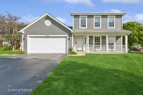 2303 Three Farms Ave, Naperville, IL 60540