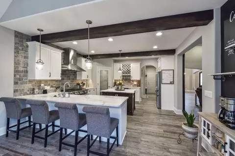 Kitchen - 15809 Brookshore Dr, Plainfield, IL 60544 photo 2 of 4