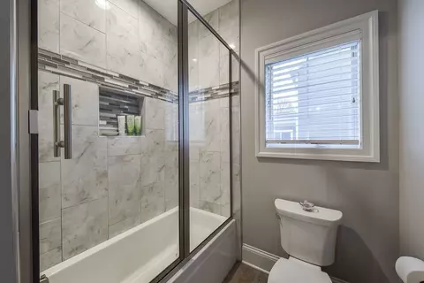 Bath - 15809 Brookshore Dr, Plainfield, IL 60544 photo 5 of 5
