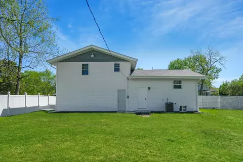 Exterior - 6 S230 4th St, Eola, IL 60519 photo 4 of 4