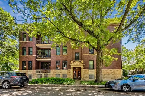 2053 W Byron St #1E, Chicago, IL 60618