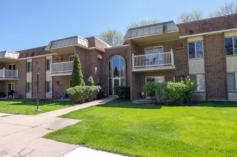 432 N Wilke Rd #201, Palatine, IL 60074