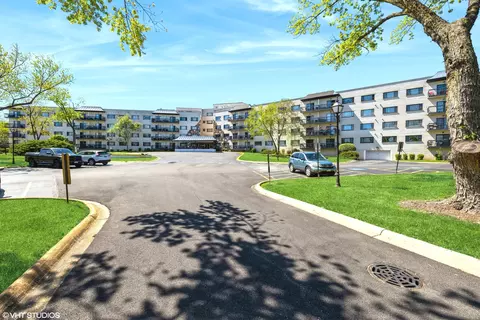 6700 S Brainard Ave #304, Countryside, IL 60525