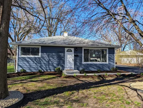 Exterior - 3202 Hawk Ln, Rolling Meadows, IL 60008 photo 2 of 3