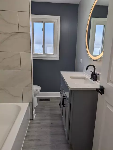 Bath - 3202 Hawk Ln, Rolling Meadows, IL 60008 photo 1 of 4