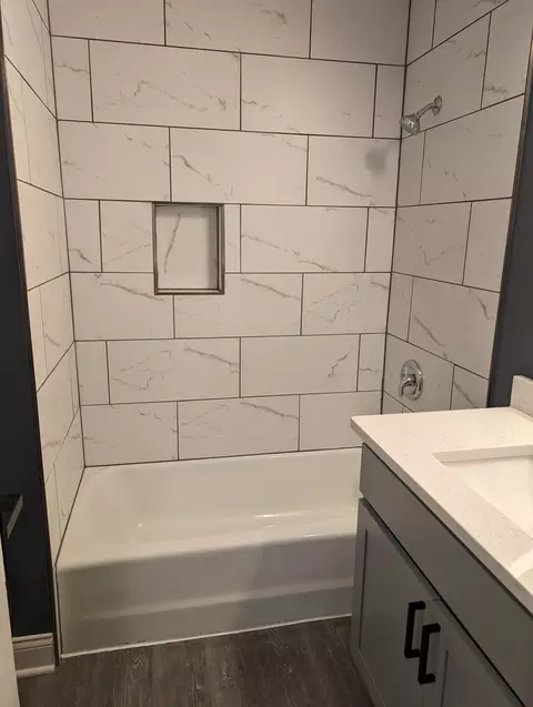 Bath - 3202 Hawk Ln, Rolling Meadows, IL 60008 photo 4 of 4