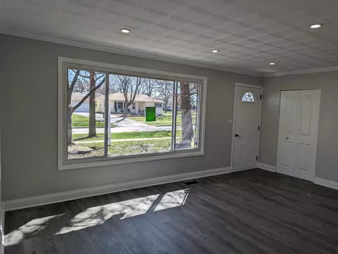 Living - 3202 Hawk Ln, Rolling Meadows, IL 60008 photo 1 of 6