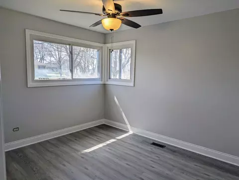 Bedroom - 3202 Hawk Ln, Rolling Meadows, IL 60008 photo 3 of 4
