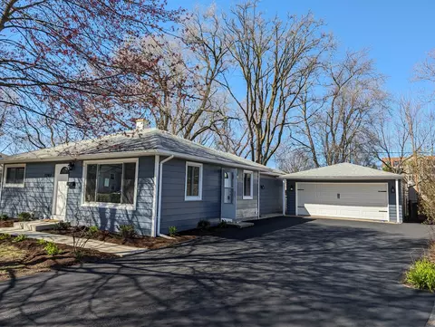 3202 Hawk Ln, Rolling Meadows, IL 60008