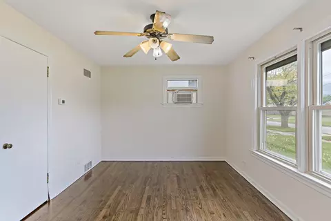 29 E 152nd St, Harvey, IL 60426 photo 9