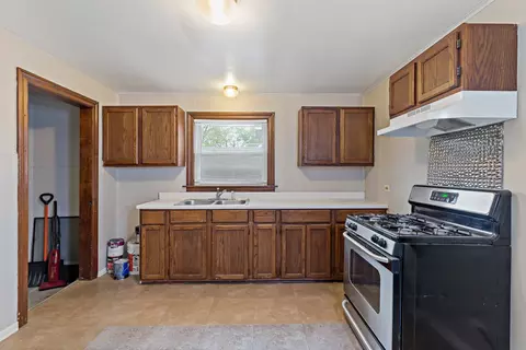 29 E 152nd St, Harvey, IL 60426 photo 2