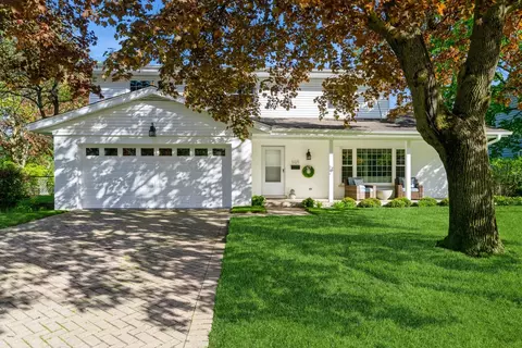 505 Susan Ln, Deerfield, IL 60015
