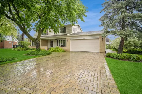 3016 White Pine Dr, Northbrook, IL 60062 photo 3
