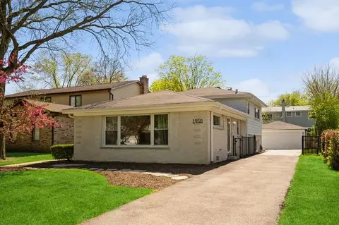 1950 Mccraren Rd, Highland Park, IL 60035