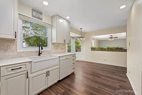 1184 Devonshire Rd, Buffalo Grove, IL 60089 photo 9