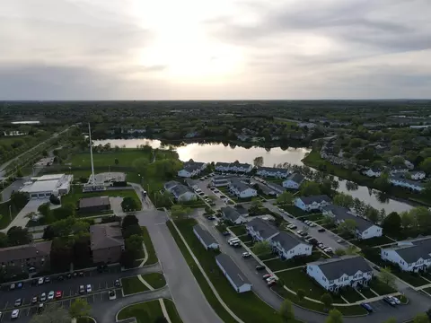 View/Area - 129 Gregory St #5, Aurora, IL 60504 photo 3 of 12