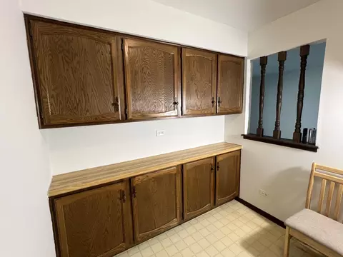Kitchen - 129 Gregory St #5, Aurora, IL 60504 photo 2 of 8