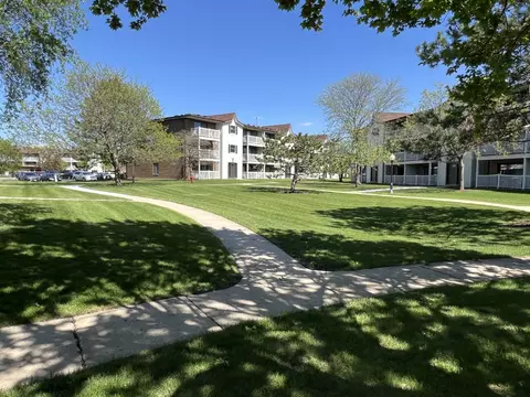 Exterior - 129 Gregory St #5, Aurora, IL 60504 photo 3 of 13