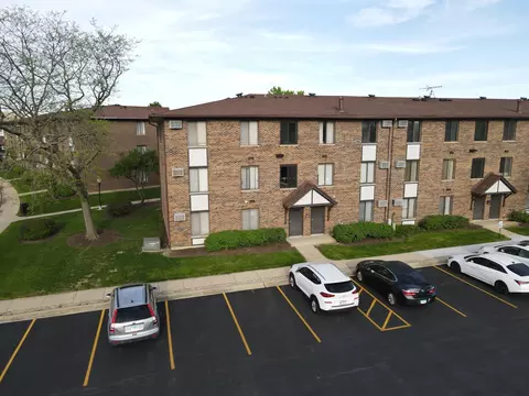 129 Gregory St #5, Aurora, IL 60504