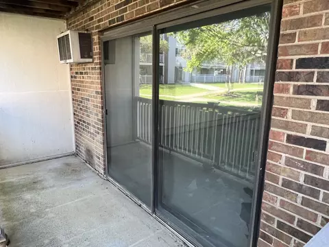 Exterior - 129 Gregory St #5, Aurora, IL 60504 photo 8 of 13