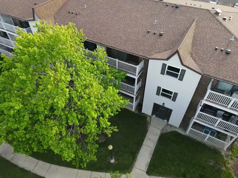 View/Area - 129 Gregory St #5, Aurora, IL 60504 photo 1 of 12