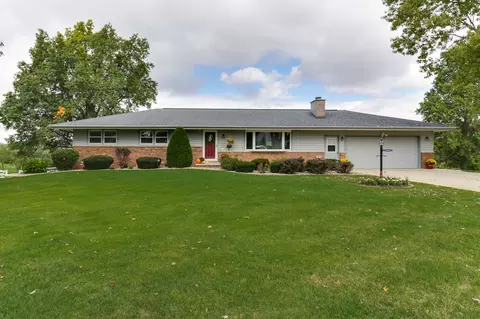 8560 N 2100 East Rd, Downs, IL 61736