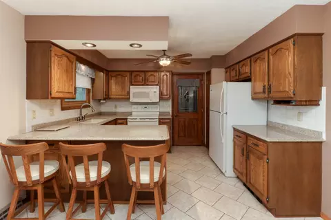 Kitchen - 8560 N 2100 East Rd, Downs, IL 61736 photo 1 of 3