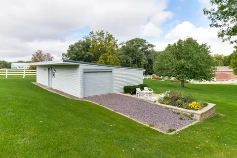 Exterior - 8560 N 2100 East Rd, Downs, IL 61736 photo 7 of 21