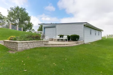 Exterior - 8560 N 2100 East Rd, Downs, IL 61736 photo 3 of 21