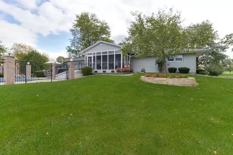Exterior - 8560 N 2100 East Rd, Downs, IL 61736 photo 8 of 21