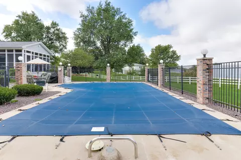 Exterior - 8560 N 2100 East Rd, Downs, IL 61736 photo 10 of 21