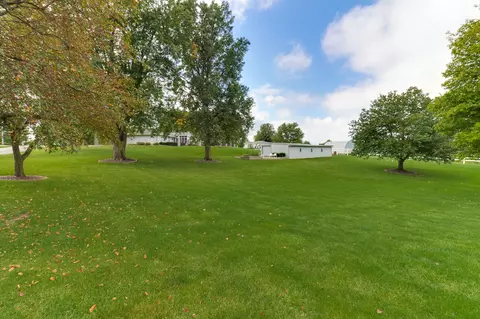 Exterior - 8560 N 2100 East Rd, Downs, IL 61736 photo 16 of 21