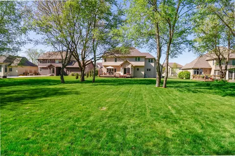 8363 Doubletree Dr S, Crown Point, IN 46307 photo 6