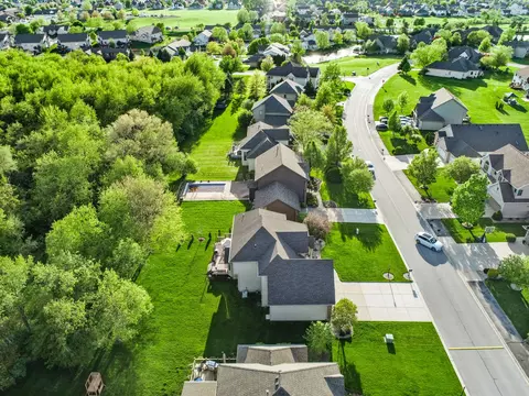 8363 Doubletree Dr S, Crown Point, IN 46307 photo 36